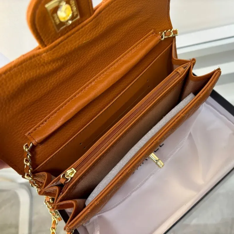 今季も大流行 トレンド クラシックシンプル 高級感 モダン 財布