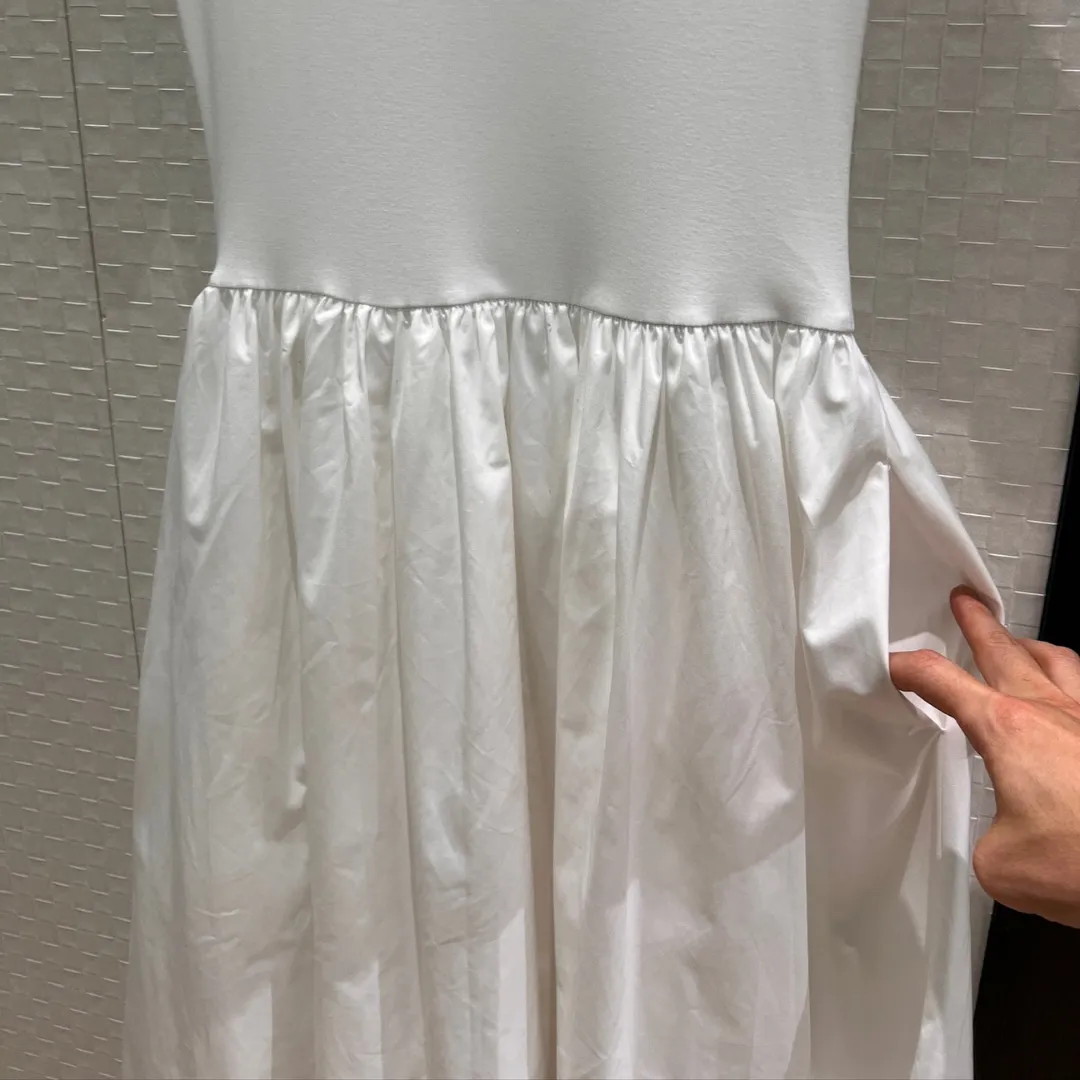 『 S-L』大注目 大活躍 女子マスト フェミニン シンプル キレカジ ポケット付き ワンピース