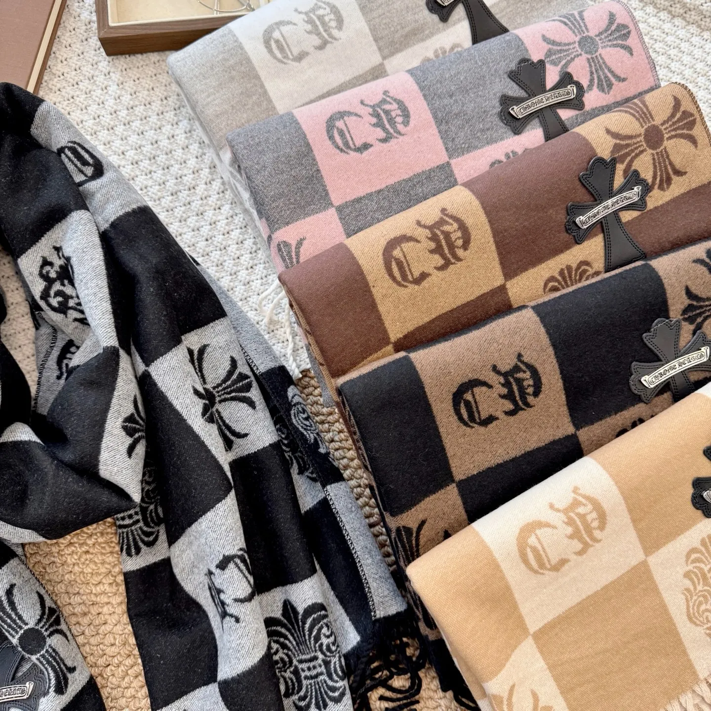 こなれ感たっぷり トレンド感 多色展开 肌にやさしい お手入れ簡単 ソフトな肌触り スカーフ