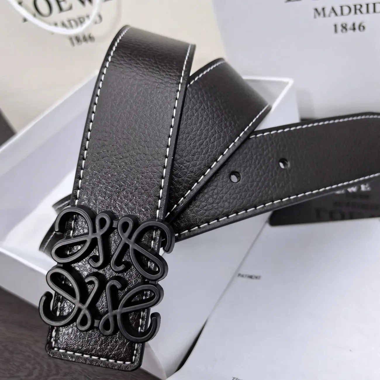 メンズの新しい高級ベルトインターネットの有名人と同じファッションオールマッチの高級ベルト