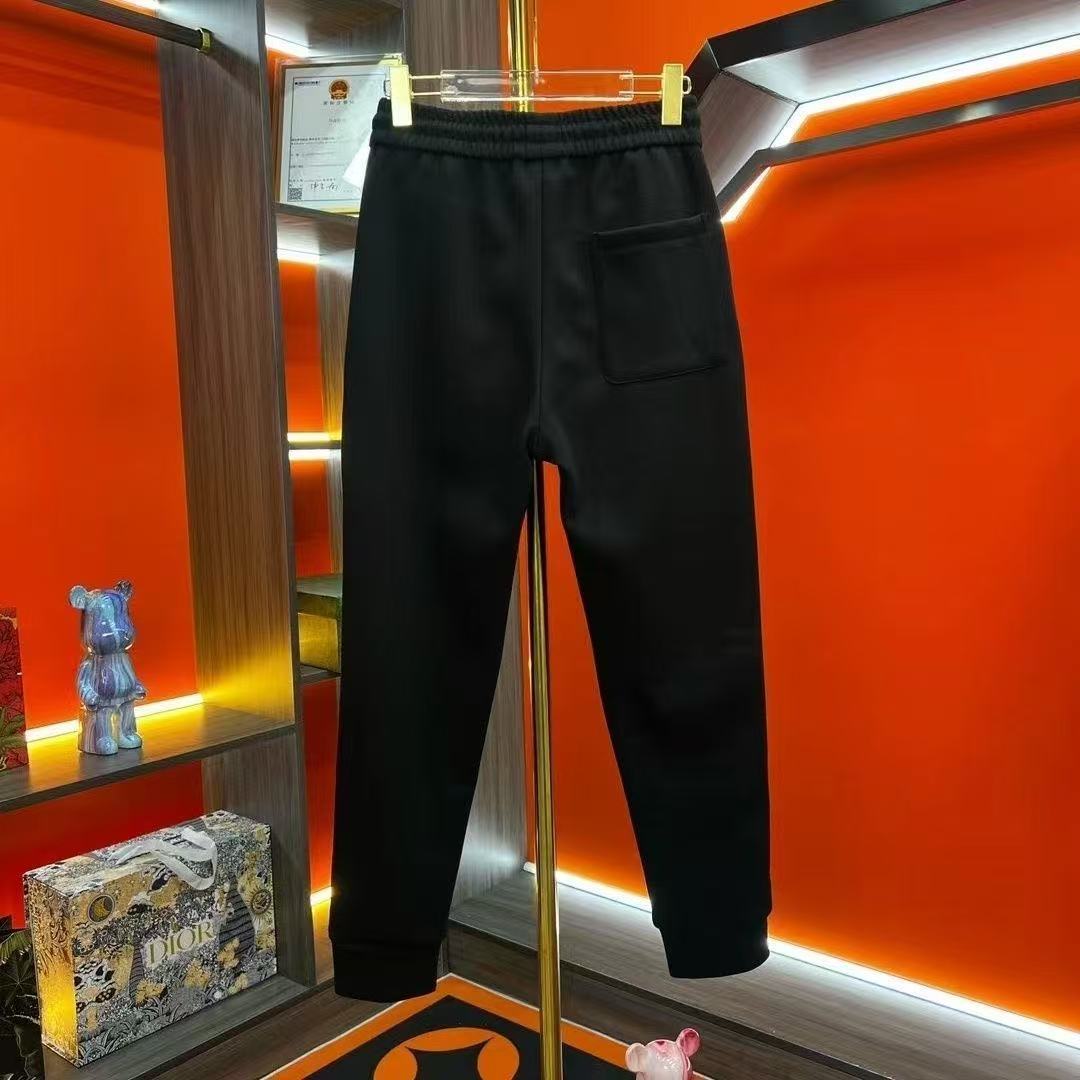 トレンドの新作メンズカジュアルパンツ