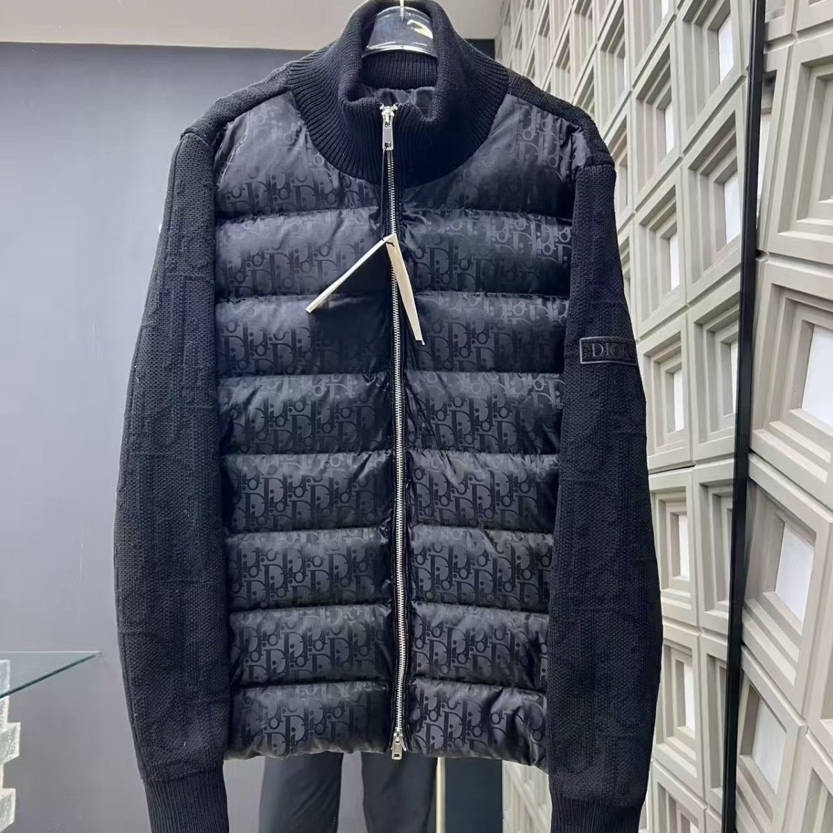 おしゃれなパッチワークニットスタンドカラーコットンコート。秋冬に暖かく、ユニセックス。