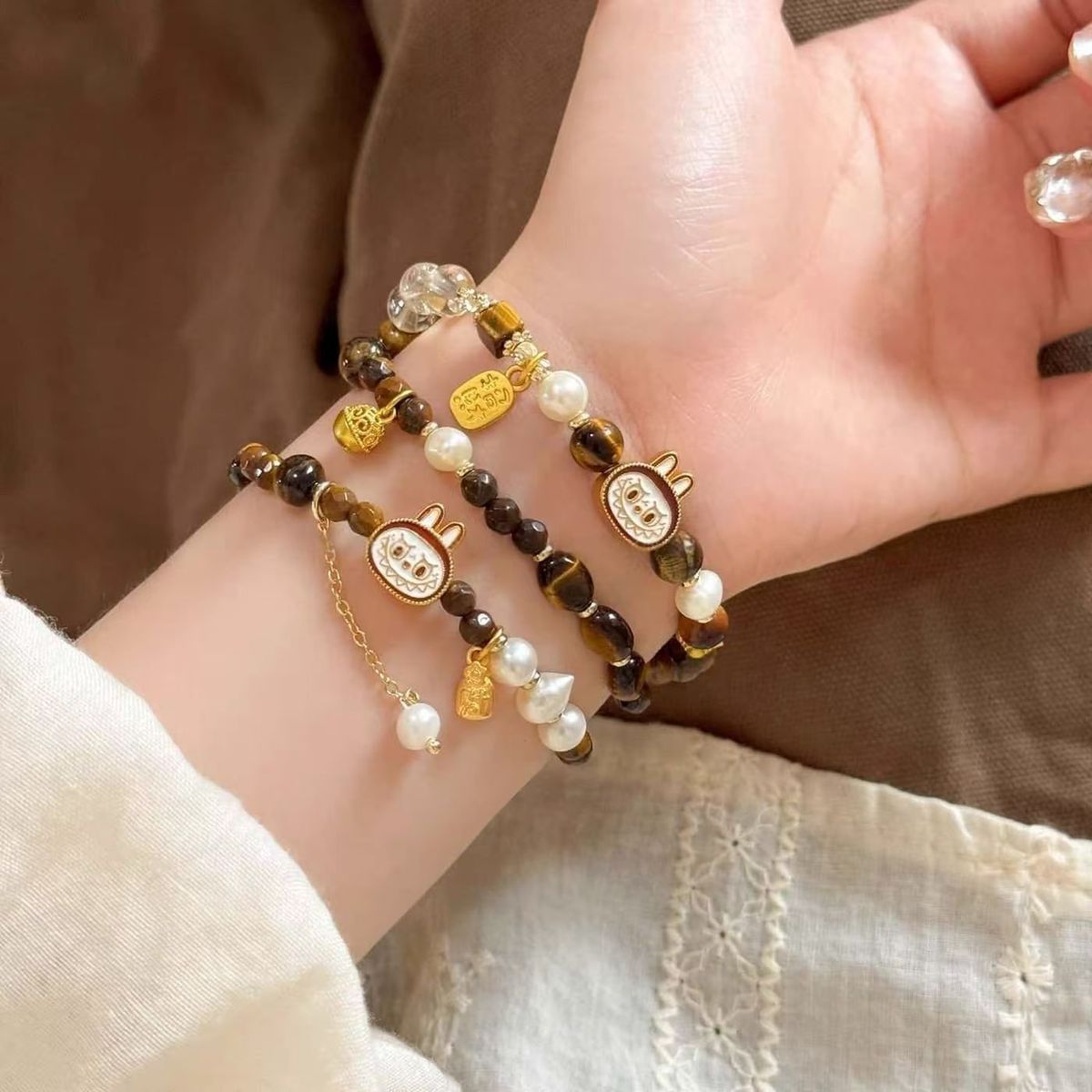 labubu トレンディなブレスレット タイガーアイブレスレット レディース ダブルサークル ハンドジュエリー 軽量 高級 多用途 シンプル 伸縮性 ロープ ニッチ