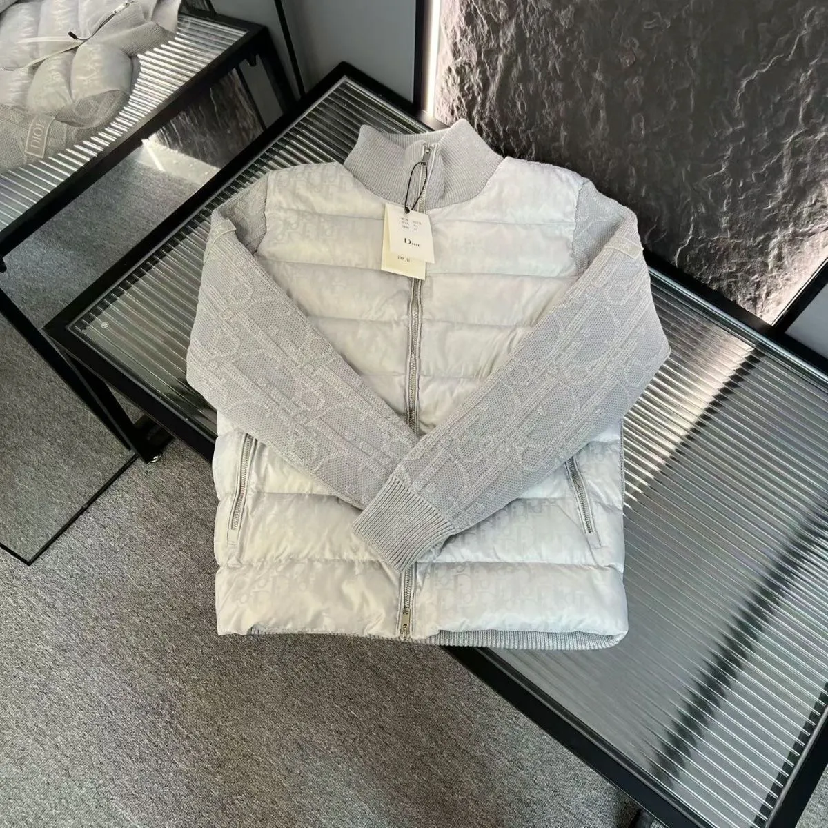 おしゃれなパッチワークニットスタンドカラーコットンコート。秋冬に暖かく、ユニセックス。