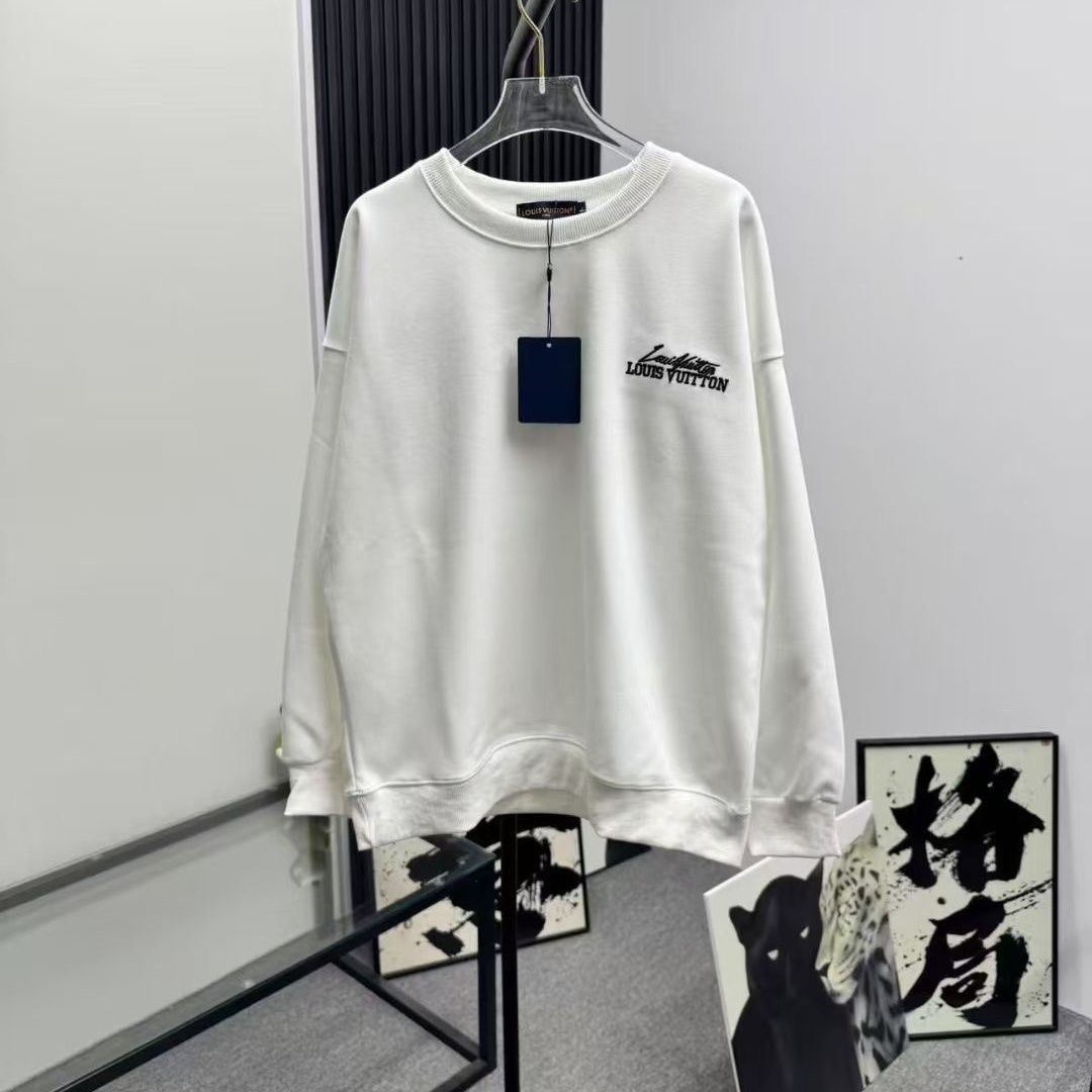 2025年トレンドの刺繍入りメンズスウェットシャツ。ルーズフィット、クルーネック、万能な新作長袖トップス。