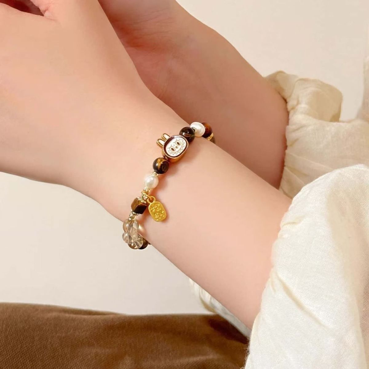 labubu トレンディなブレスレット タイガーアイブレスレット レディース ダブルサークル ハンドジュエリー 軽量 高級 多用途 シンプル 伸縮性 ロープ ニッチ