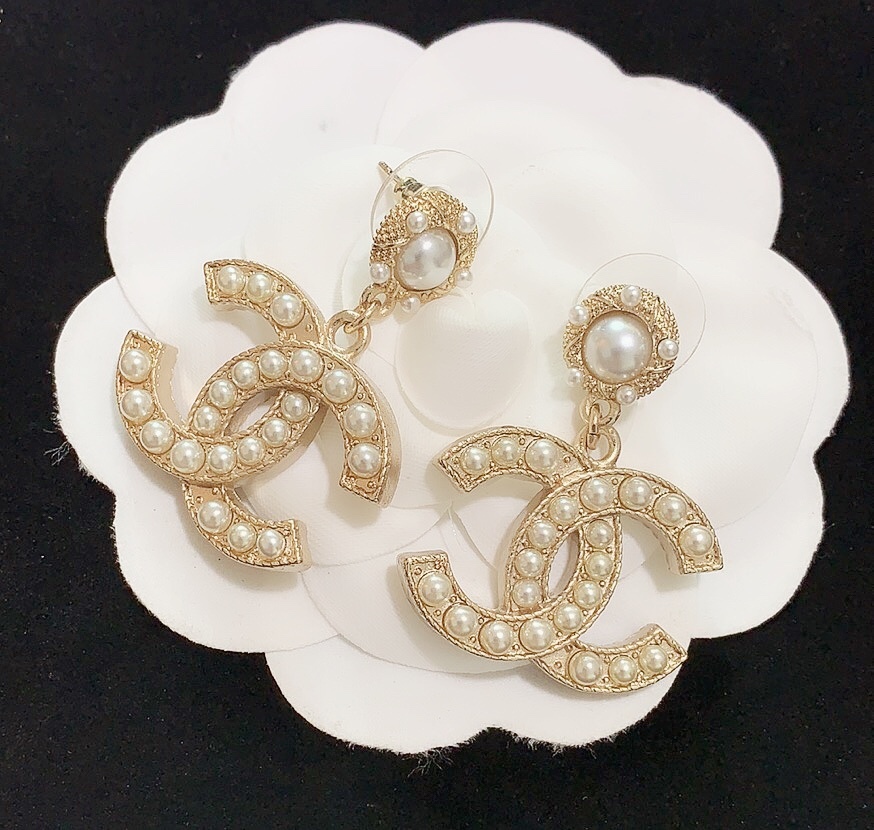 揺れるピアスが可愛い♪パール 定番