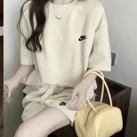 『フリーサイズ』元気いっぱい 質感のいい スポーツ カジュアル 3色選べる 無地 Ｔシャツ ショートパンツ