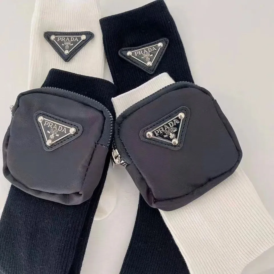 絶対欲しい！特別なデザイン 取り外し可能 小銭入れ コインケース付き ソックス