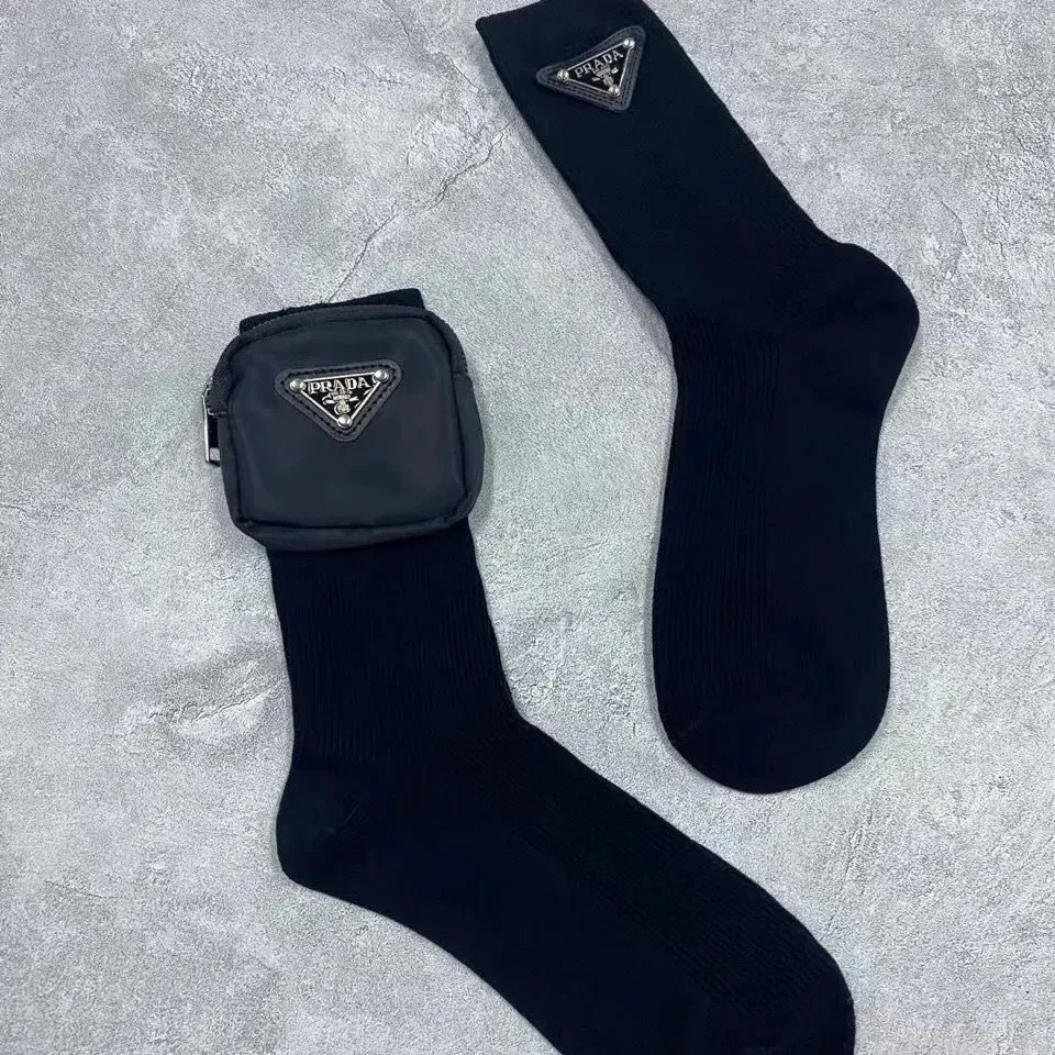 絶対欲しい！特別なデザイン 取り外し可能 小銭入れ コインケース付き ソックス