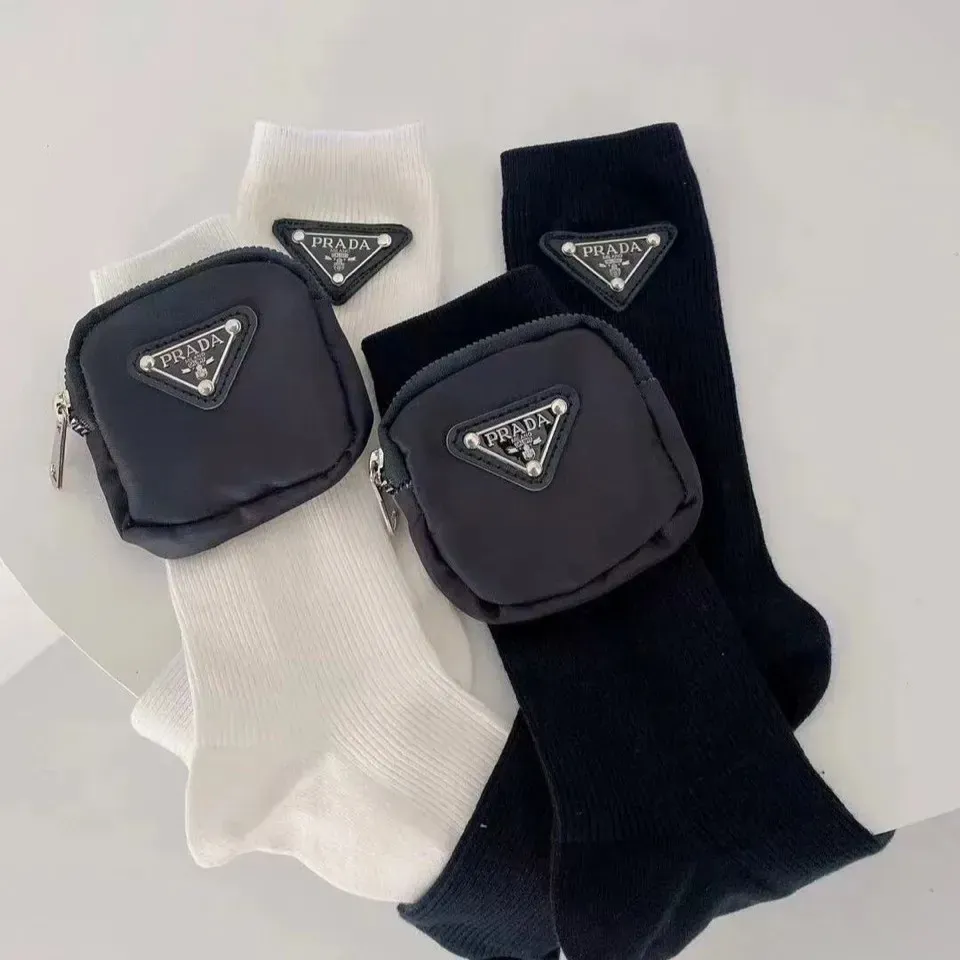 絶対欲しい！特別なデザイン 取り外し可能 小銭入れ コインケース付き ソックス