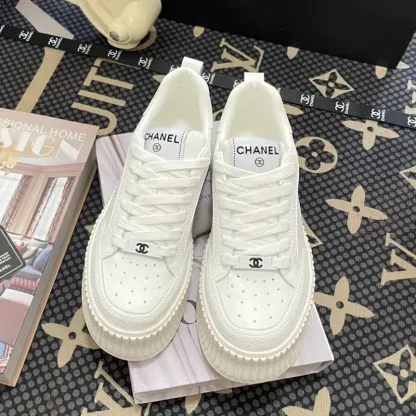 『34-39』人気上昇中 ふわふわ 快適 通気性 ファッション クラシック 合わせやすい カジュアルシューズ