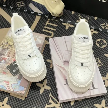 『34-39』人気上昇中 ふわふわ 快適 通気性 ファッション クラシック 合わせやすい カジュアルシューズ