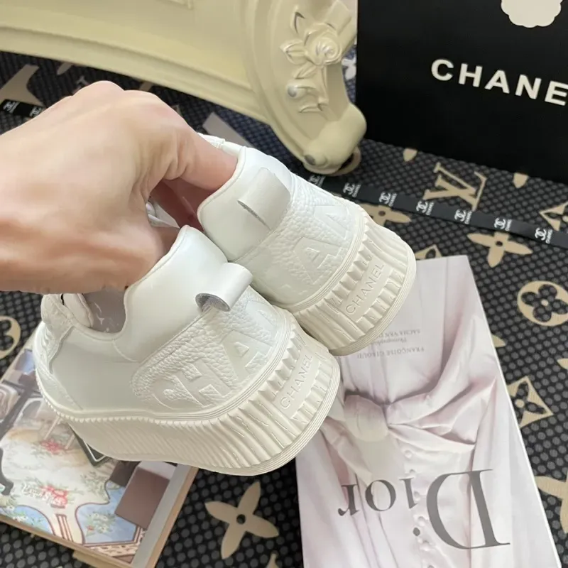 『34-39』人気上昇中 ふわふわ 快適 通気性 ファッション クラシック 合わせやすい カジュアルシューズ