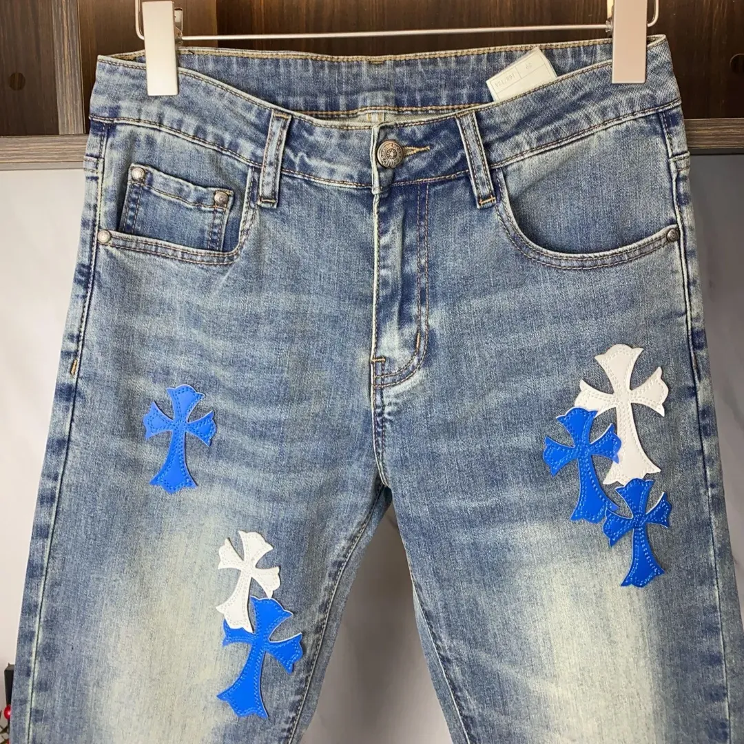 『S-2XL』爆売れ中 シーズン必須アイテム コーディネートの主役 体にフィット ビビッドカラー ジーンズ