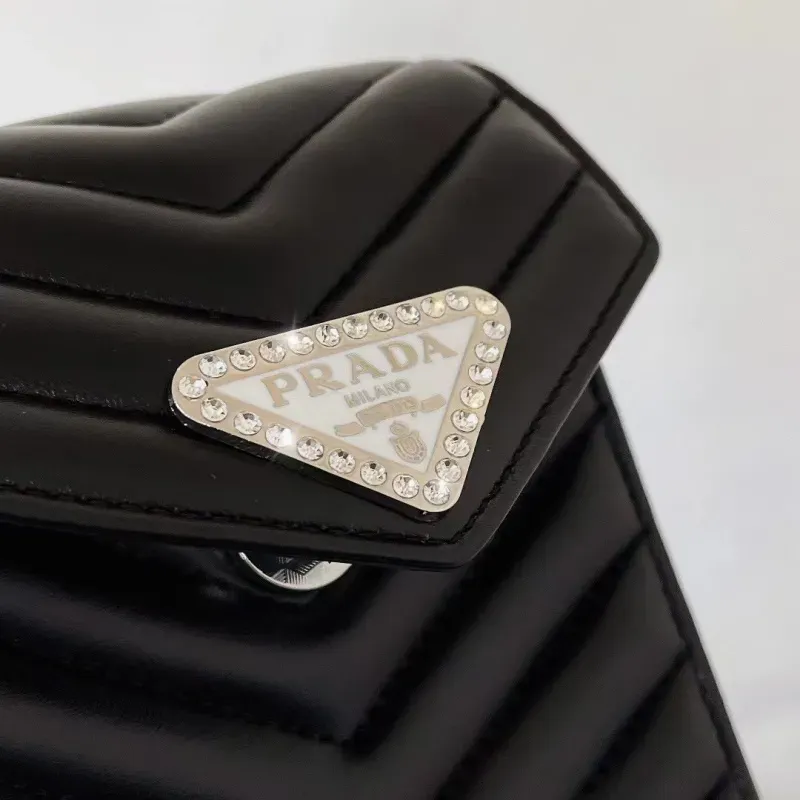 人気上昇中 おしゃれ 高品質 繊細 シンプル クラシック モダン ショルダーバッグ