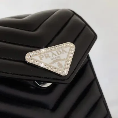 人気上昇中 おしゃれ 高品質 繊細 シンプル クラシック モダン ショルダーバッグ