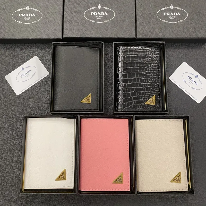 話題沸騰中ファッション シンプル 高品質 クラシック カードスロット多数 財布