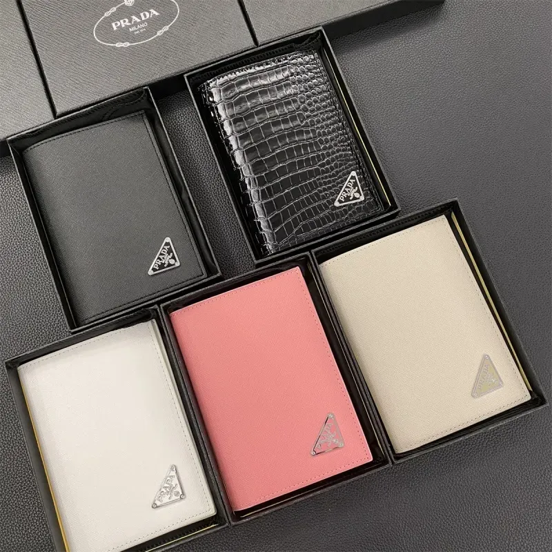 話題沸騰中ファッション シンプル 高品質 クラシック カードスロット多数 財布