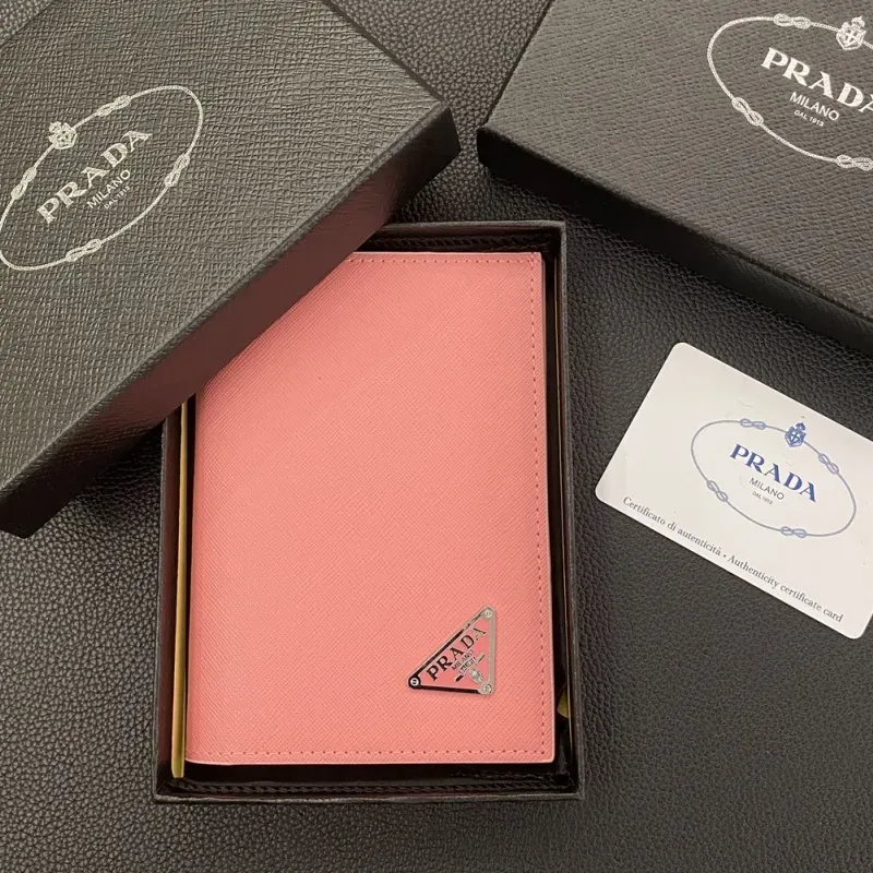 話題沸騰中ファッション シンプル 高品質 クラシック カードスロット多数 財布