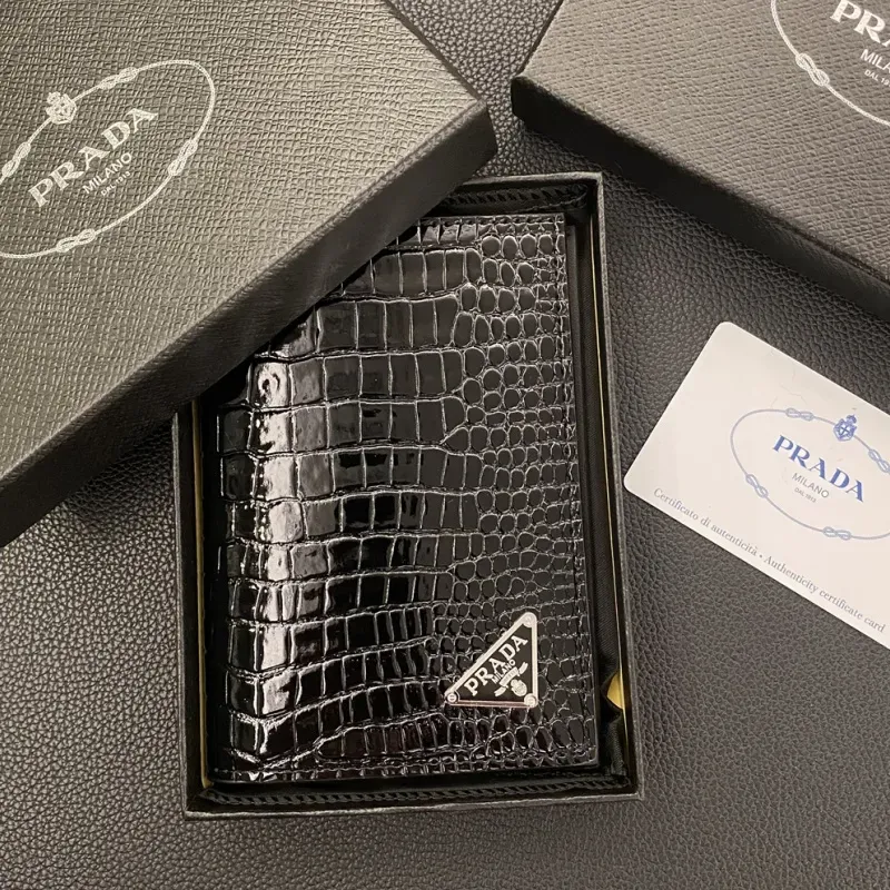 話題沸騰中ファッション シンプル 高品質 クラシック カードスロット多数 財布