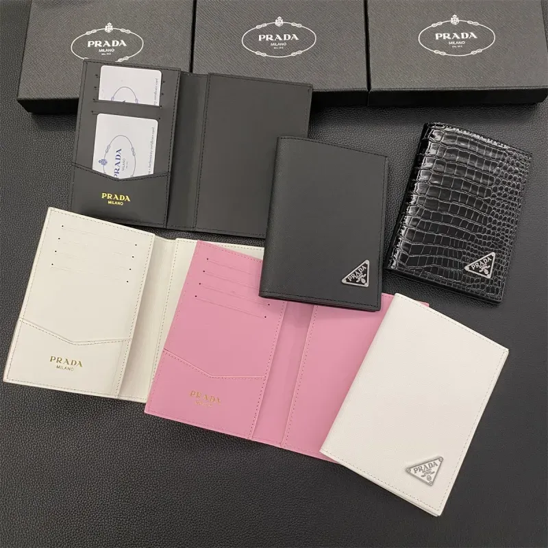 話題沸騰中ファッション シンプル 高品質 クラシック カードスロット多数 財布