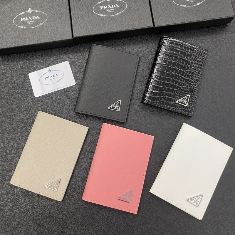 話題沸騰中ファッション シンプル 高品質 クラシック カードスロット多数 財布