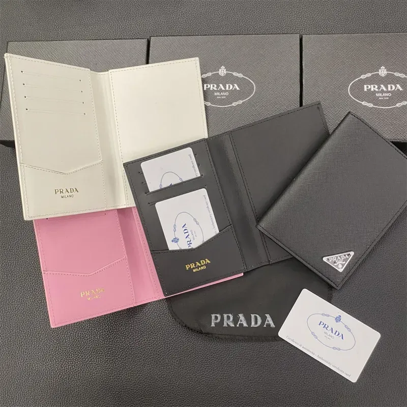 話題沸騰中ファッション シンプル 高品質 クラシック カードスロット多数 財布