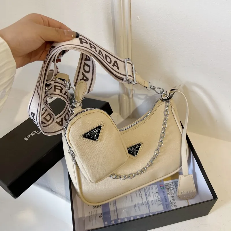 大人可愛い トレンド シンプル 収納力抜群 高品質 エレガントショルダーバッグ