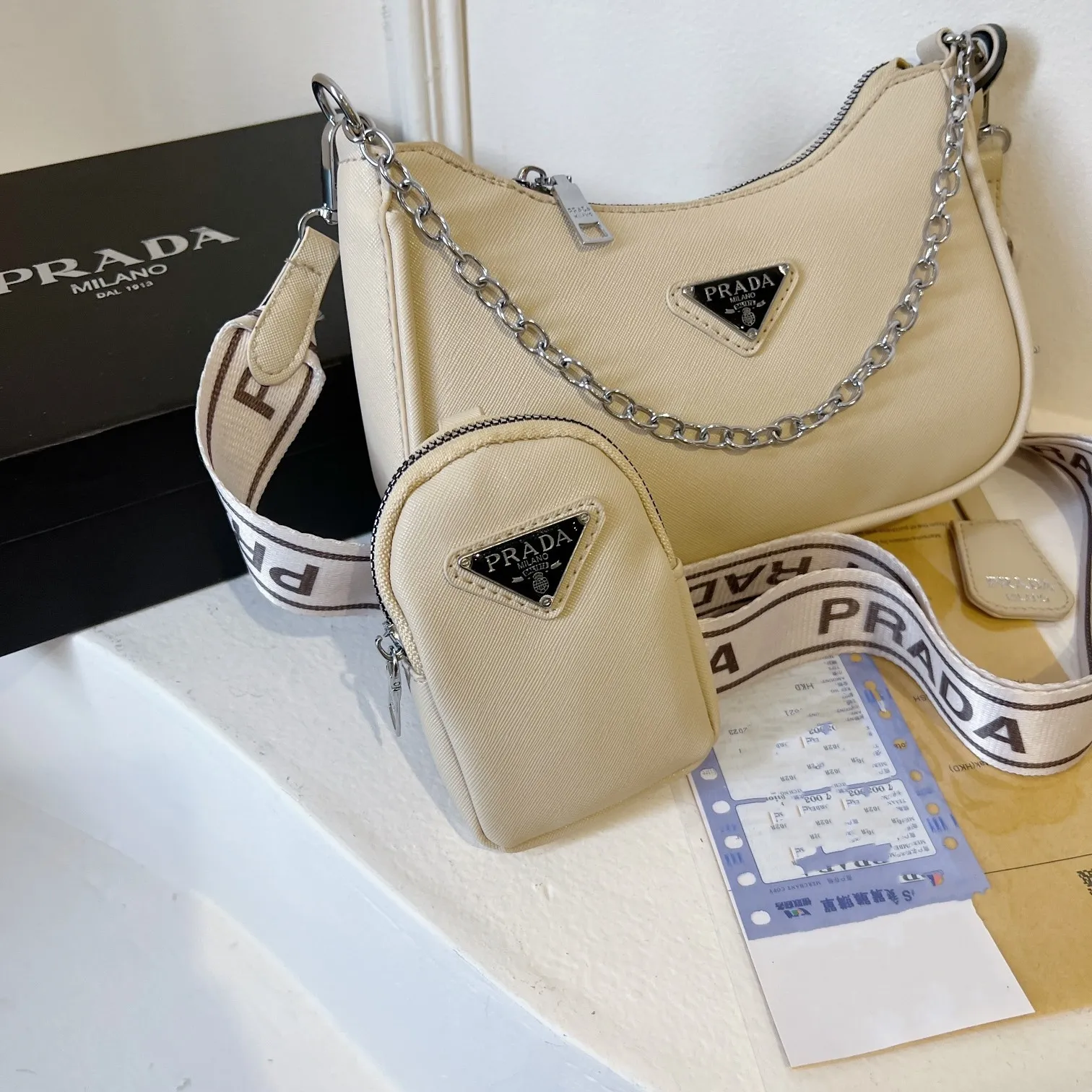 大人可愛い トレンド シンプル 収納力抜群 高品質 エレガントショルダーバッグ