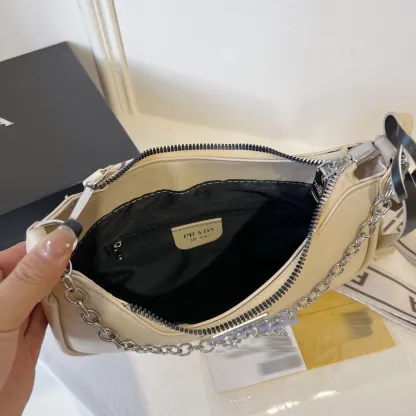 大人可愛い トレンド シンプル 収納力抜群 高品質 エレガントショルダーバッグ