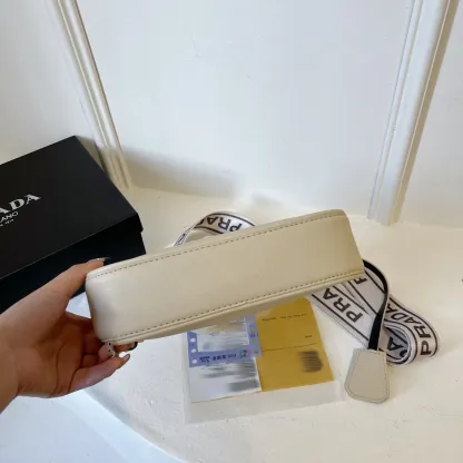 大人可愛い トレンド シンプル 収納力抜群 高品質 エレガントショルダーバッグ