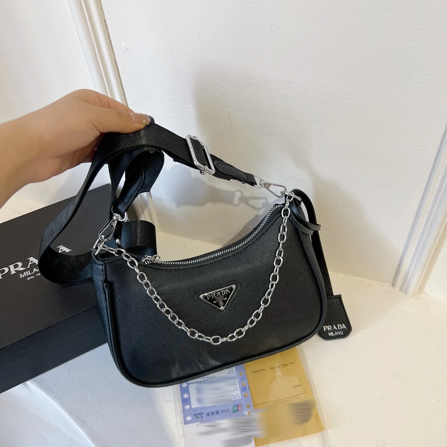 大人可愛い トレンド シンプル 収納力抜群 高品質 エレガントショルダーバッグ