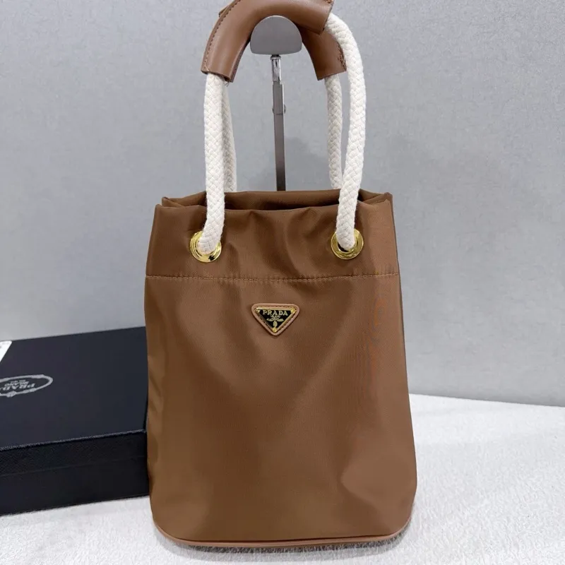 神バッグ降臨！最高品質 耐久性 収納力 激売れ中 バッグ