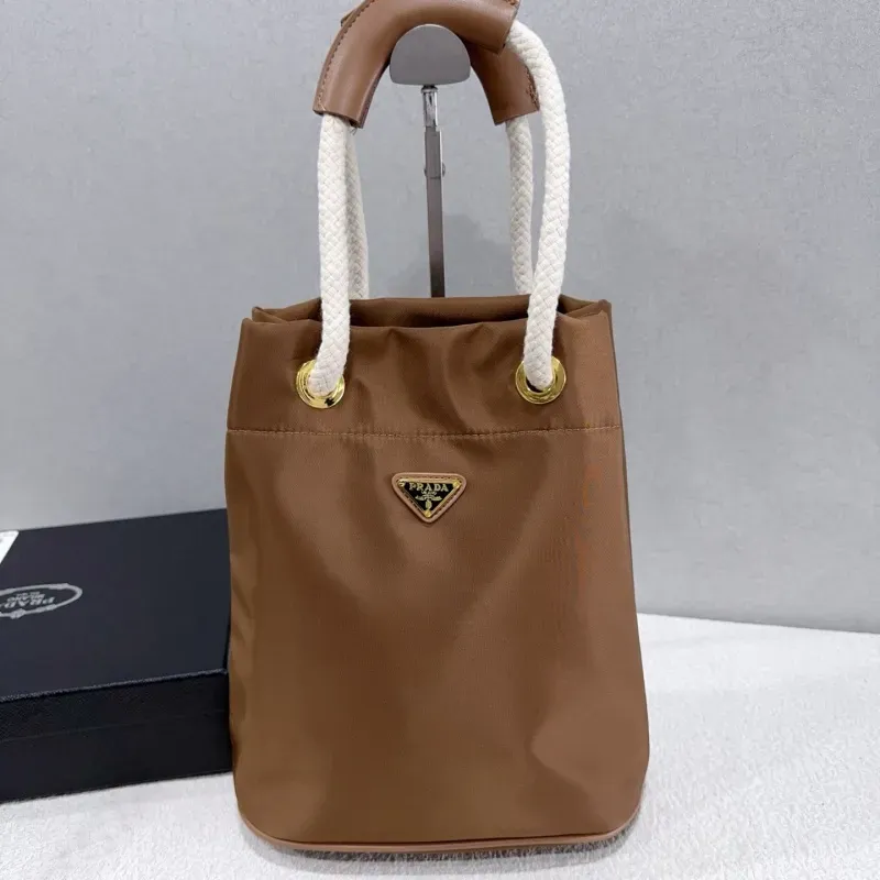 神バッグ降臨！最高品質 耐久性 収納力 激売れ中 バッグ