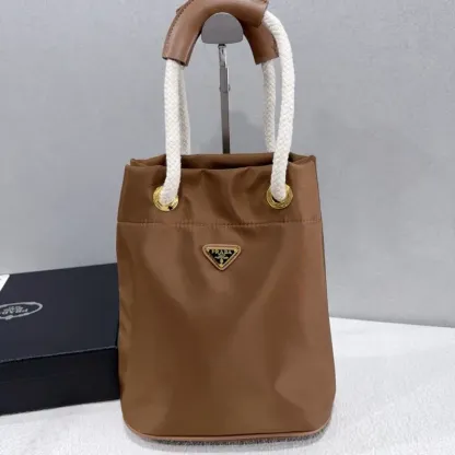 神バッグ降臨！最高品質 耐久性 収納力 激売れ中 バッグ