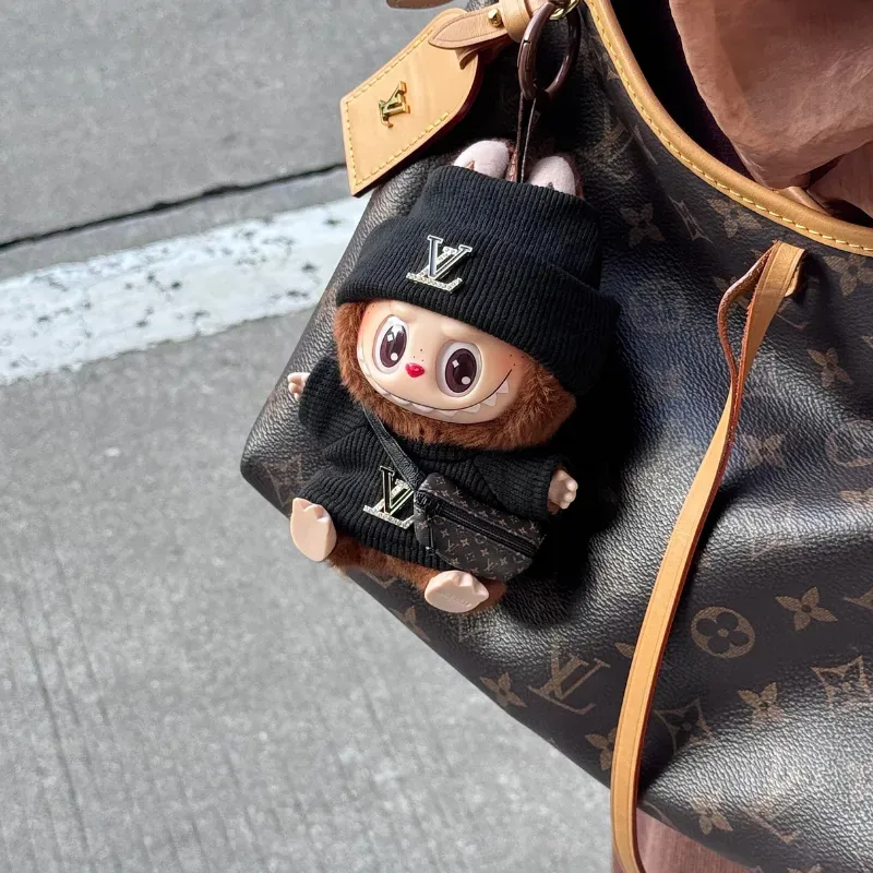 圧倒的セクシー 好感度UP スウィート ノームコア labubuぬいぐるみペンダント 服