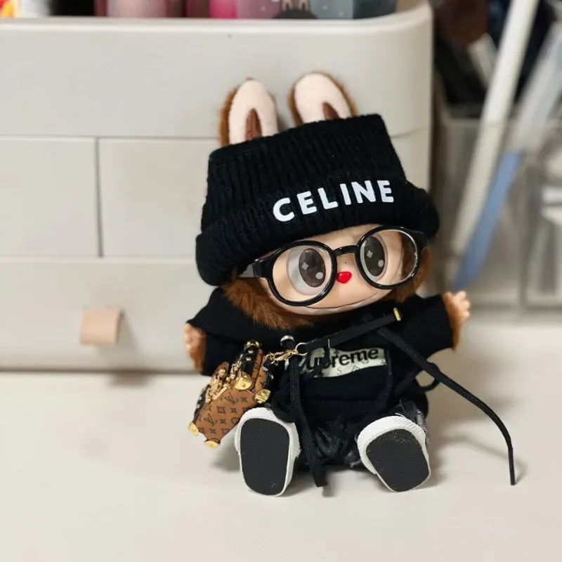 激売れ中 クール 繊細 デザイン感 labubuぬいぐるみペンダント服 人形を含まない