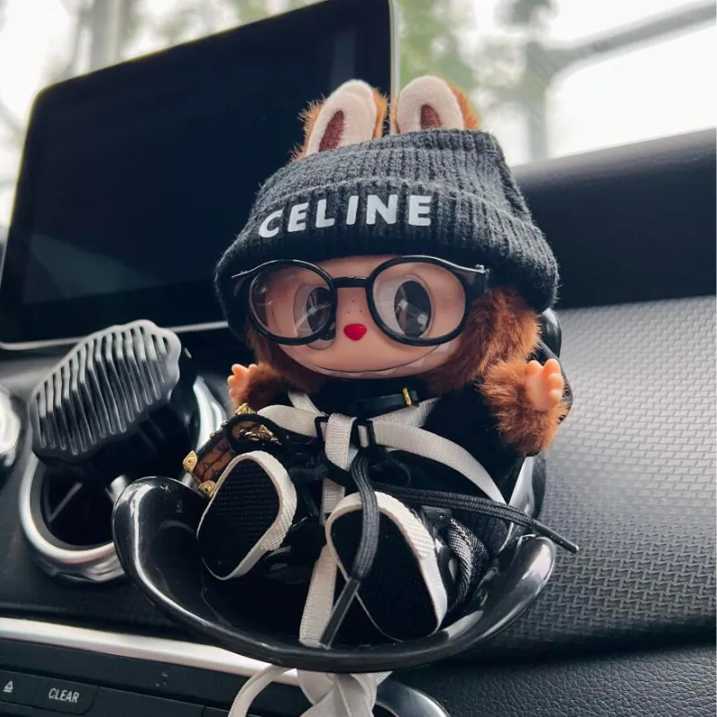 激売れ中 クール 繊細 デザイン感 labubuぬいぐるみペンダント服 人形を含まない