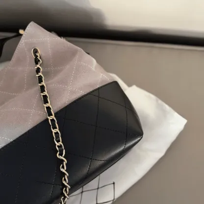 今季も大流行 売れ切れ必至 セレブリティ ハンドバッグ 大容量 肩掛け バッグ