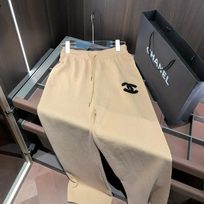 『フリーサイズ』優しい雰囲気 上質な トレンド カジュアル ふわふわ 洗練された 着瘦せ ニットセットアップ