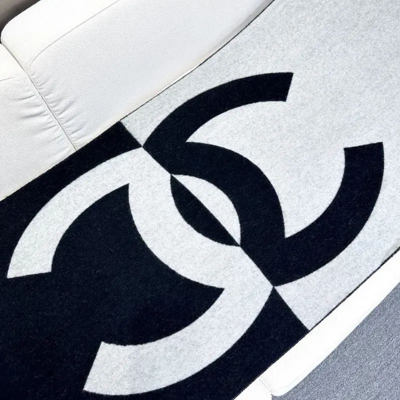 大人可愛い 高級感 トレンド 秋冬 暖かい マフラー