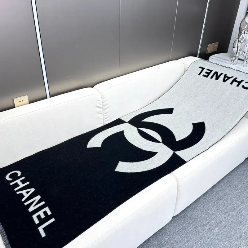 大人可愛い 高級感 トレンド 秋冬 暖かい マフラー