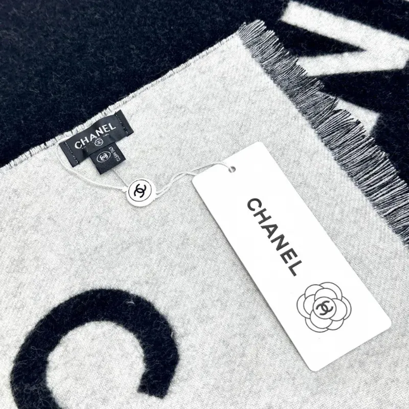 大人可愛い 高級感 トレンド 秋冬 暖かい マフラー