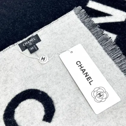 大人可愛い 高級感 トレンド 秋冬 暖かい マフラー