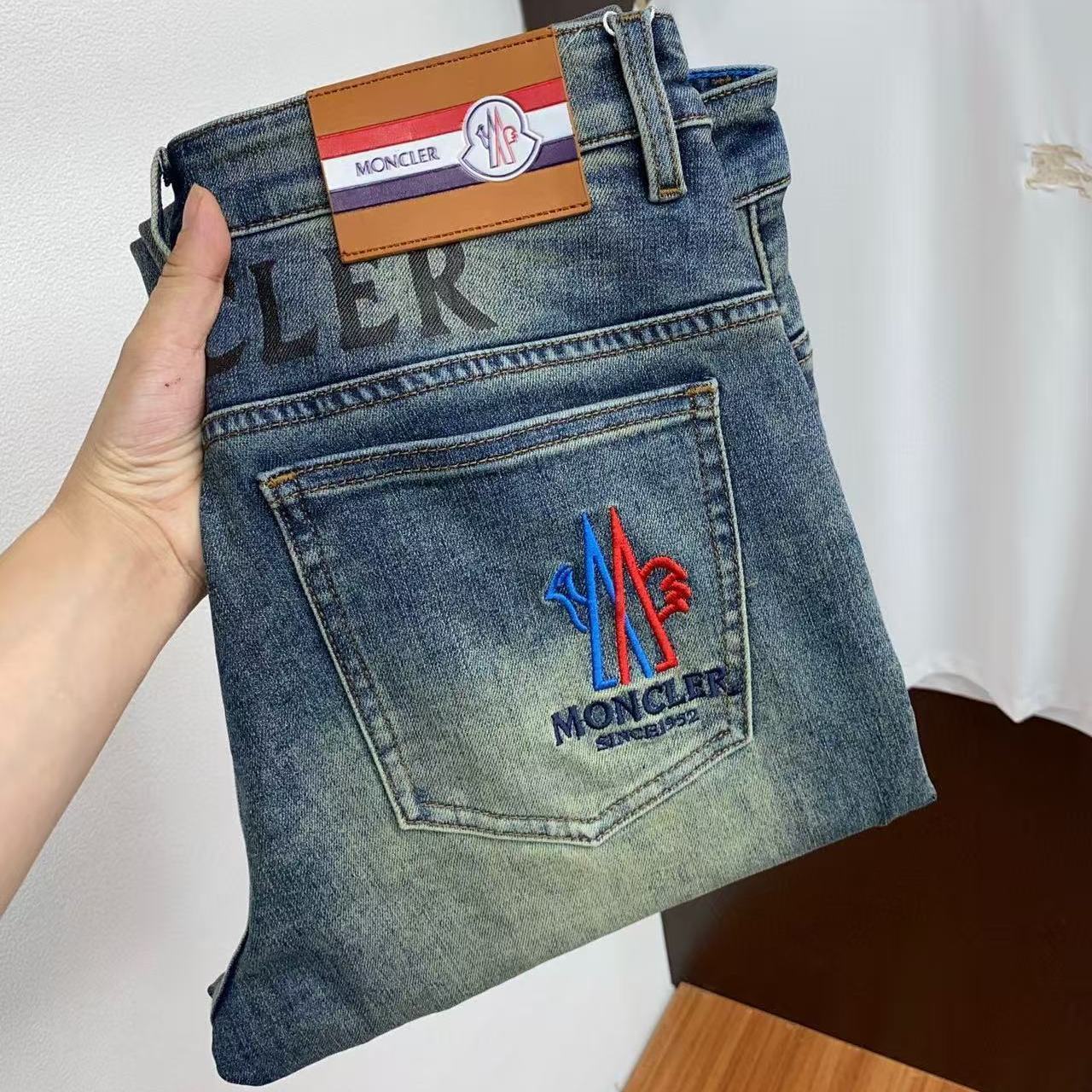 『S-3XL』クラシックな刺繍入り春夏ウォッシュ加工メンズスリムストレートジーンズ