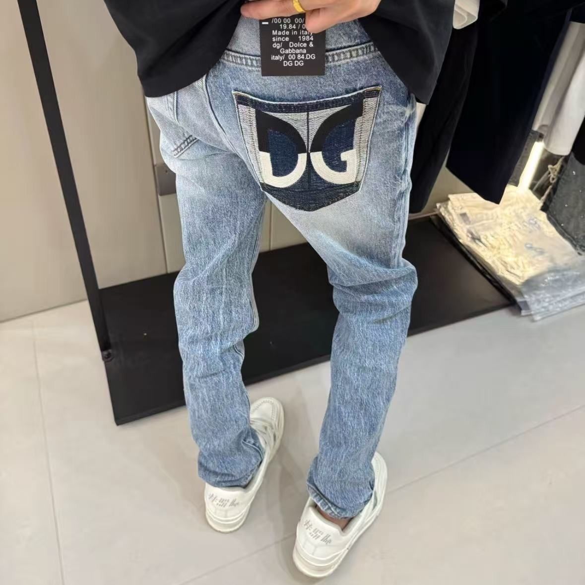 高級刺繍入りトレンドブランドパンツジーンズメンズ新作カジュアルパンツ