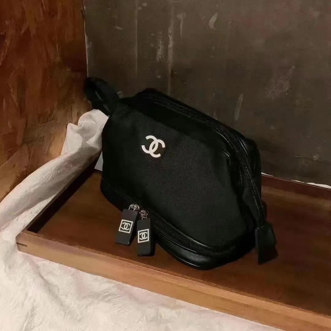 女性用高級新作超大容量コスメバッグ、旅行用ポータブルトイレタリーバッグ