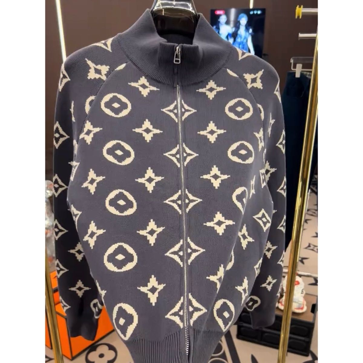 トレンドのメンズニットカーディガン、新しい秋冬スタイル、ファッショナブルで万能なカジュアルセーター