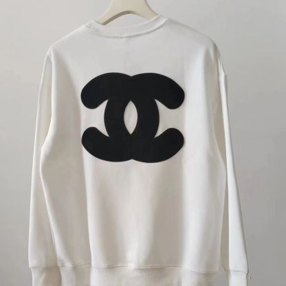 トレンドのラウンドネックトップを備えた、ファッショナブルな新作長袖万能スウェットシャツ